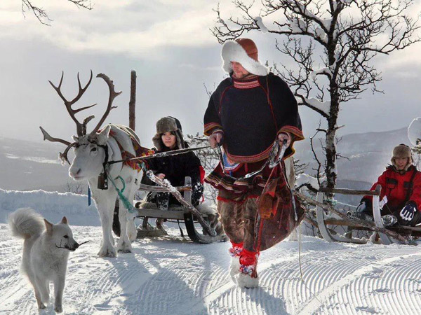 تور شفق قطبی ( مورمانسک + مسکو)